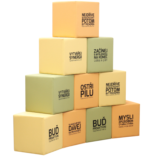 Čalouněné kostky nebo taburety s obrázkem nebo logem Čalouněné taburety a kostky s obrázkem