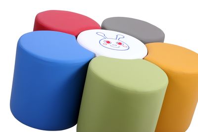 Barevné čalouněné taburety Taburety barevné